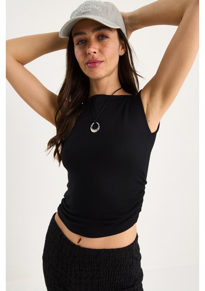 Kadın Kayık Yaka Tek Tarafı Büzgülü Basic Bluz modelleri