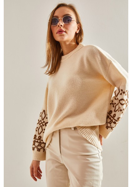 Kadın Kolları Desenli Triko Kazak