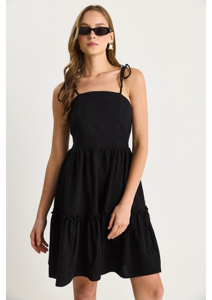 Kadın Sırt Gipe Detaylı Katlı Ince Askılı Pamuklu Keten Elbise modelleri