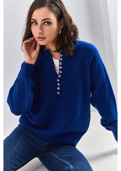 Kadın Yakası Ilikli Balıkçı Yaka Çizgili Triko Kazak