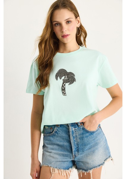 Kadın % Pamuk Bisiklet Yaka Palmiye Taş Aksesuarlı Rahat Kalıp T-Shirt fiyatları