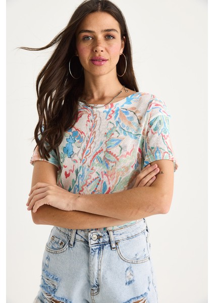 Kadın Bisiklet Yaka Desenli Dijital Baskılı Regular Yazlık Örme T-Shirt fiyatları