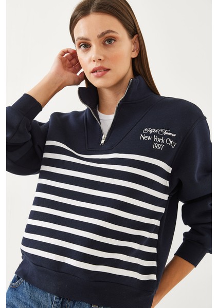 Kadın Yarım Fermuarlı Çizgili Sweatshirt fiyatları
