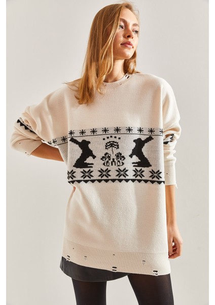 Kadın Tavşan ve Yırtık Desenli Triko Kazak