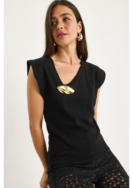 Kadın Aksesuar Detaylı Düşük Omuz Triko Bluz