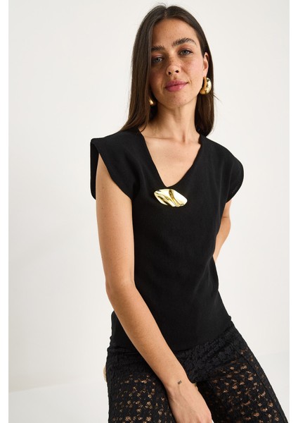 Kadın Aksesuar Detaylı Düşük Omuz Triko Bluz fırsatları