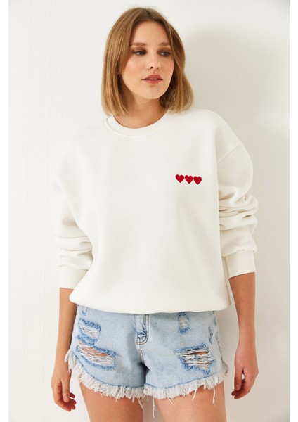 Kadın Kalp Nakışlı Şardonlu Sweatshirt
