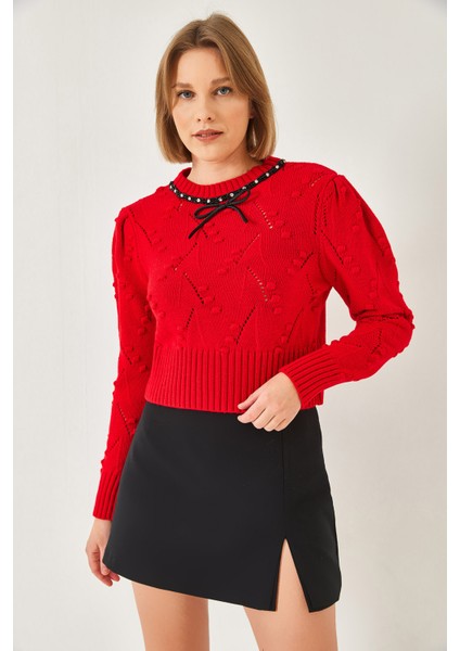 Kadın Yakası Boncuklu Fiyonklu Triko Kazak