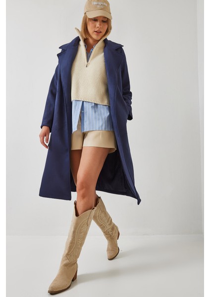 Kadın Kruvaze Yaka Kuşaklı Cep Detaylı Kaşe Kaban