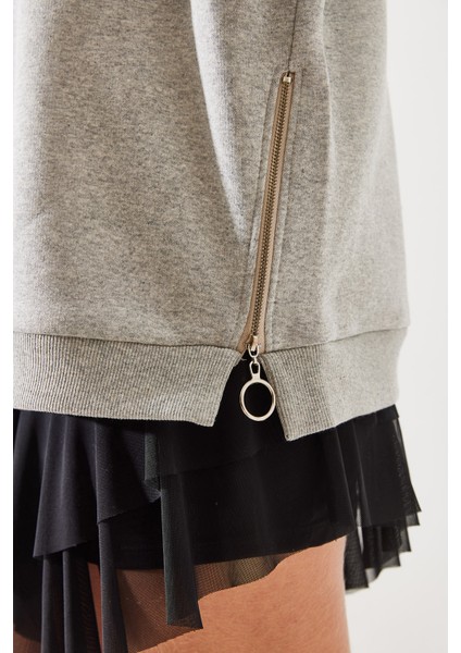 Kadın Bisiklet Yaka Şardonlu Fermuar Detaylı Basic Sweatshirt modelleri