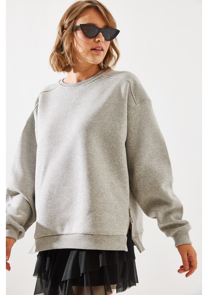 Kadın Bisiklet Yaka Şardonlu Fermuar Detaylı Basic Sweatshirt fırsatları