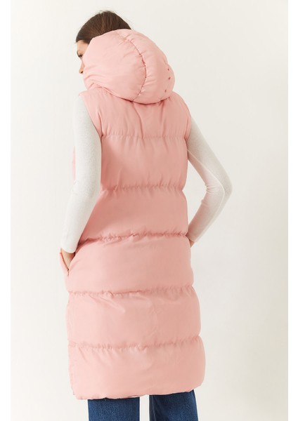 Kadın Çift Taraflı Uzun Kapişonlu Kolsuz Şişme Yelek fiyatları