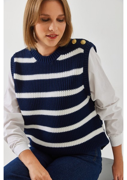 Kadın Gömlek Kol Detaylı Triko Süveter fiyatları