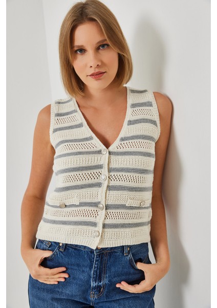 Kadın V Yaka Üç Düğmeli Çizgili Triko Yelek fiyatları