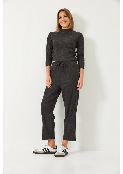 Kadın Crop Bluz ve Beli Lastikli Pantolonlu Alt Üst Takım fırsatları