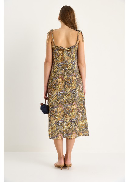 Kadın Bağlama Askılı V Yaka Cep Detaylı Desenli Midi Elbise -