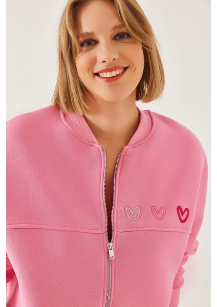 Kadın Kalp Nakışlı Üç Iplik Şardonlu Hırka