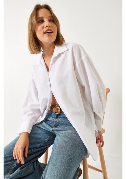 Kadın Oval Kesim Yanları Yırtmaçlı Basic Oversize Gömlek G