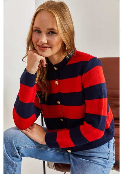 Kadın Metal Düğmeli Kalın Çizgili Triko Hırka fiyatları