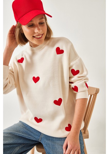 Kadın Kalp Nakışlı Uzun Triko Kazak modelleri