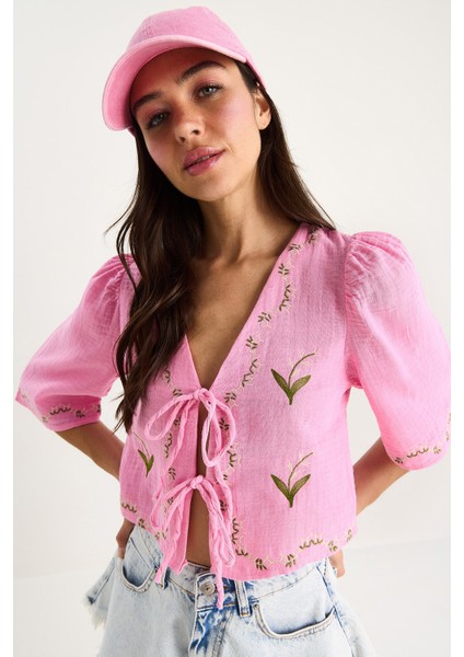 Kadın Çiçek Işlemeli Müslin Bluz fiyatları