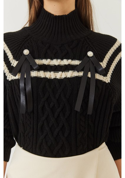 Kadın Yakası Taşlı Fiyonklu Triko Kazak modelleri