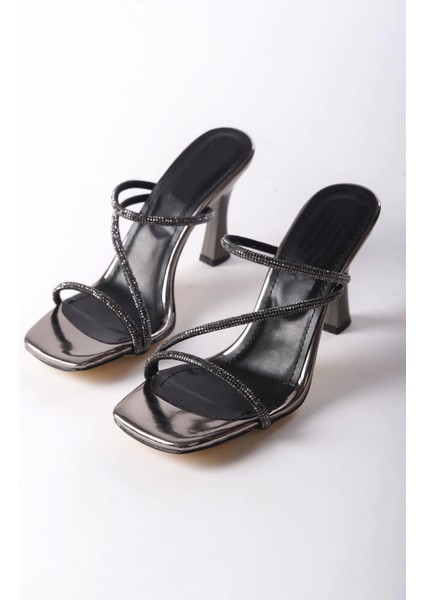 Kadın Alia Platin Rugan 9 cm Topuklu Taşlı Terlik modelleri