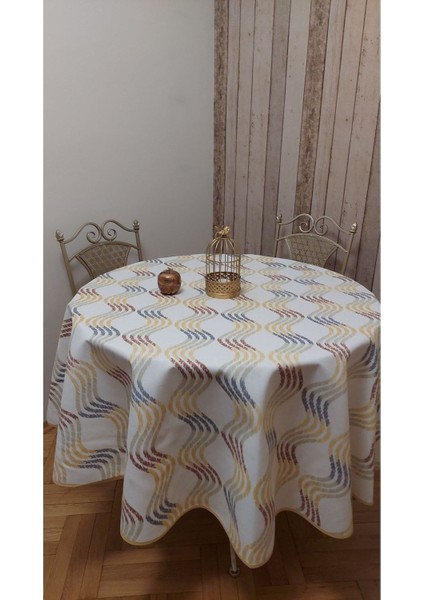 Yuvarlak, Su Geçirmez ve Leke Tutmaz Bej Masa Örtüsü, Şık ve Pratik Kullanım Sağlar