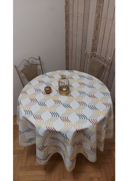 Yuvarlak, Su Geçirmez ve Leke Tutmaz Bej Masa Örtüsü, Şık ve Pratik Kullanım Sağlar