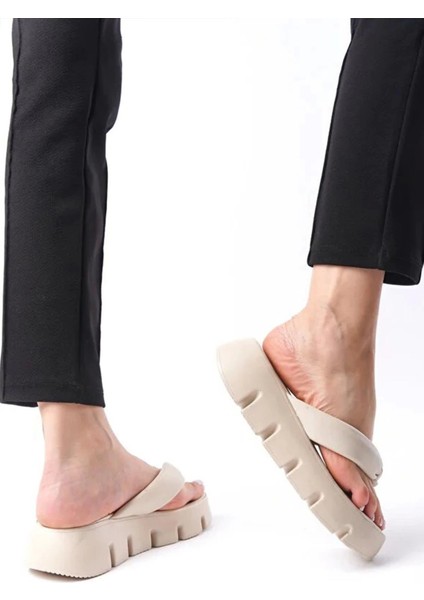 Kadın Tokyo Krem Kalın Tabanlı Parmak Arası Terlik modelleri
