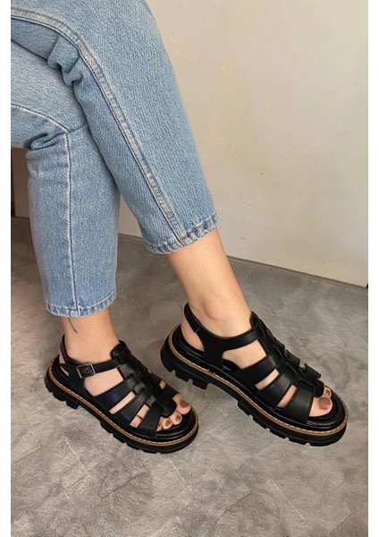Kadın Desma Siyah Kafes Model Vardola Deyatlı Kalın Taban Ortopedik Sandalet K-140