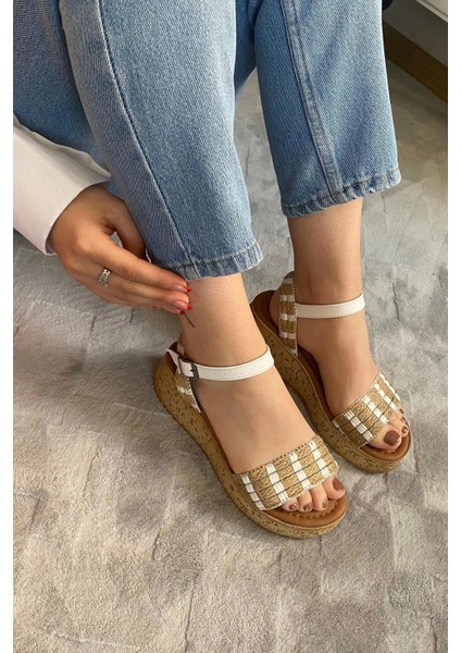 Kadın Eftal Beyaz Hasır Detay Kalın Mantar Taban Ortopedik Sandalet K-230 fiyatları