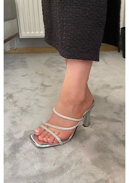 Kadın Alia Gümüş Rugan 9 cm Topuklu Terlik fırsatları