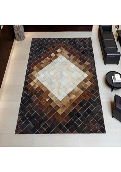El Yapımı Koyu Kahve Patchwork Halı – Beyaz Kare Desenli Dana Derisi Şık Ortam Halısı indirimleri