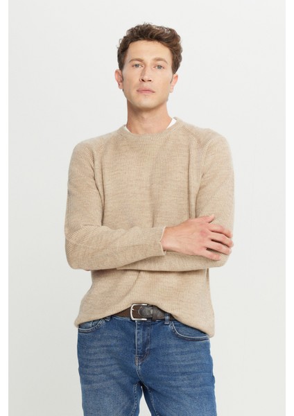 Standart Fit Normal Kesim Bisiklet Yaka Jakarlı Triko Kazak modelleri