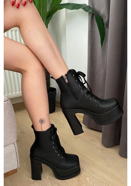Kadın Simya Siyah Bağcıklı Detaylı 12 cm Platform Topuklu Fermuarlı Bot indirimleri