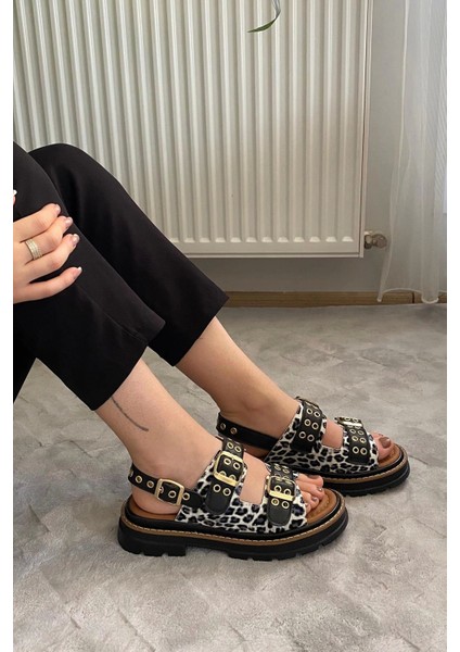 Kadın Mendez Beyaz Leopar Çift Bantlı Kabsül ve Vardola Deyatlı Kalın Taban Ortopedik Sandalet K-120 indirimleri