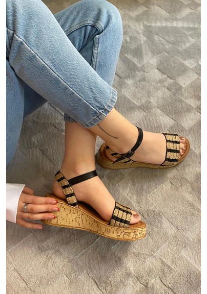 Kadın Eftal Siyah Hasır Detay Kalın Mantar Taban Ortopedik Sandalet K-230