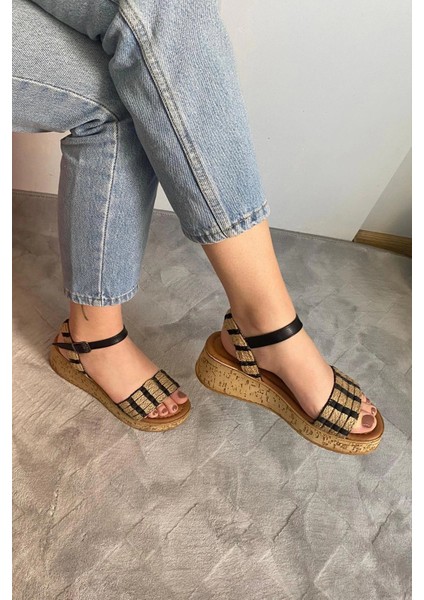 Kadın Eftal Siyah Hasır Detay Kalın Mantar Taban Ortopedik Sandalet K-230 indirimleri