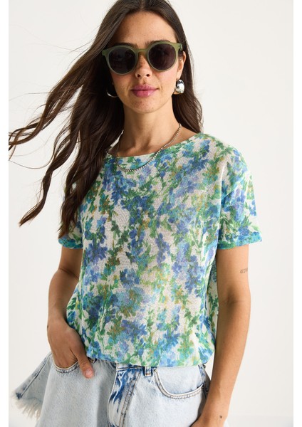 Kadın Bisiklet Yaka Desenli Dijital Baskılı Regular Yazlık Örme T-Shirt fırsatları