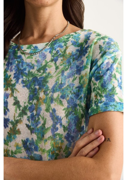 Kadın Bisiklet Yaka Desenli Dijital Baskılı Regular Yazlık Örme T-Shirt indirimleri