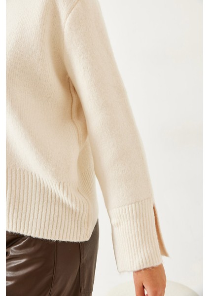 Kadın Kolları Yırtmaçlı Triko Kazak fırsatları