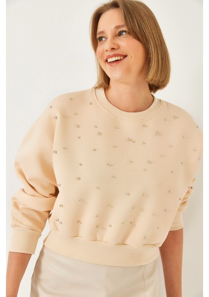 Kadın Bisiklet Yaka Önü Inci Çakmalı Üç Iplik Şardonlu Sweatshırt