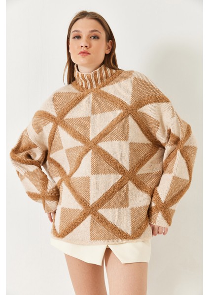 Kadın Yarım Balıkçı Yaka Desenli Oversize Triko Kazak modelleri