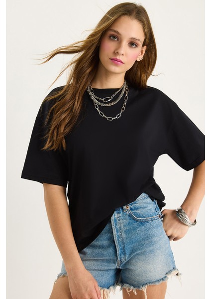 Kadın % Organik Pamuk Relaxed Fit Yırtmaçlı Yuvarlak Yakalı T-Shirt