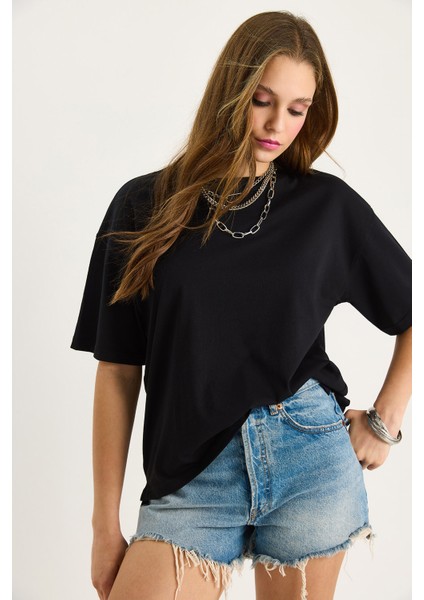 Kadın % Organik Pamuk Relaxed Fit Yırtmaçlı Yuvarlak Yakalı T-Shirt fiyatları