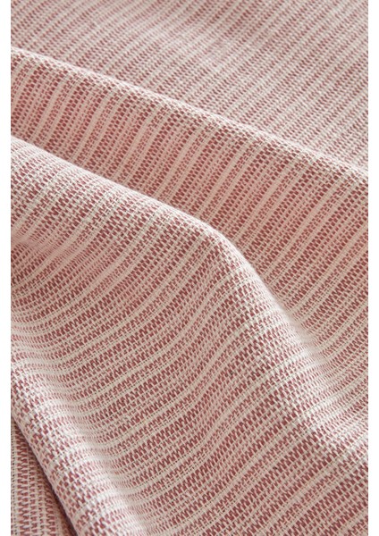 Pembe Çift Kişilik Yatak Örtüsü, Şık ve Rahat Uyku Için Mükemmel Seçenek