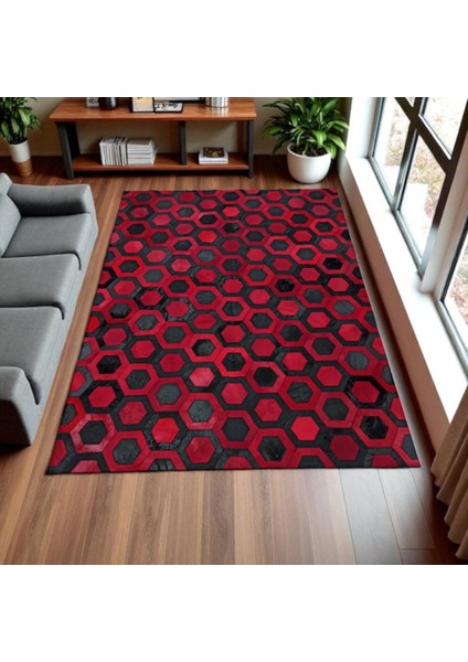 Kırmızı Siyah Dana Derisi Patchwork Halı – Altıgen Desenli El Yapımı Şık Salon Halısı