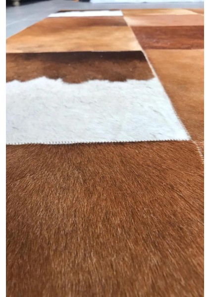 El Yapımı Kahverengi Beyaz Halı – Dana Derisi Şık Mutfak Halısı modelleri