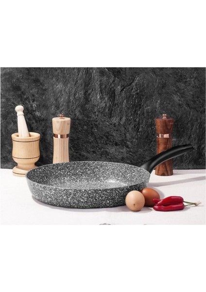32 cm Ultra Granit Tava, Dayanıklı ve Şık Siyah Mutfak Gereci fiyatları